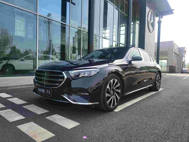 Mercedes-Benz E-Class 2024