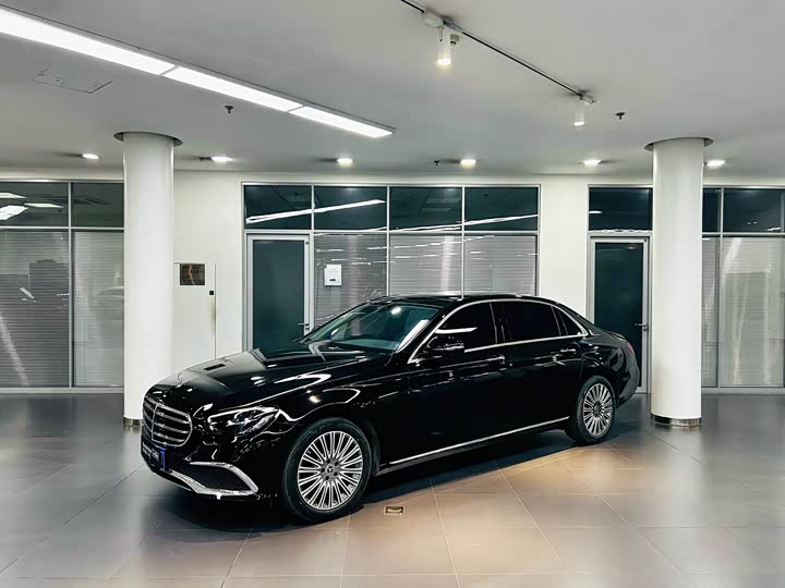 Mercedes-Benz E-Class 2023 — фото 1