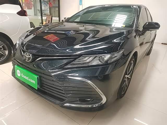 Toyota Camry 2021 — фото 1