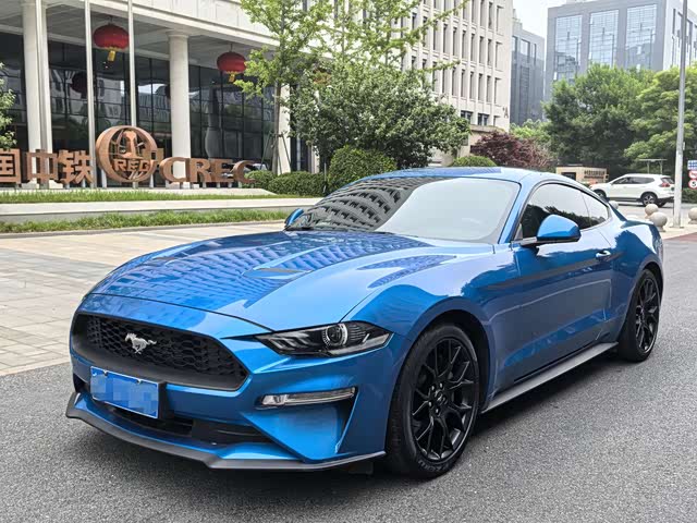Ford Mustang 2021 — фото 1