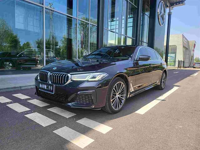 BMW BMW 5 Series 2022 — фото 1