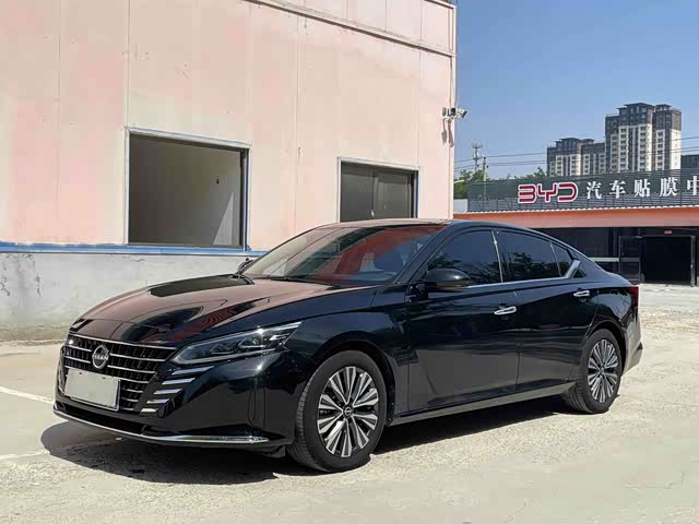 Nissan Teana 2022 — фото 1
