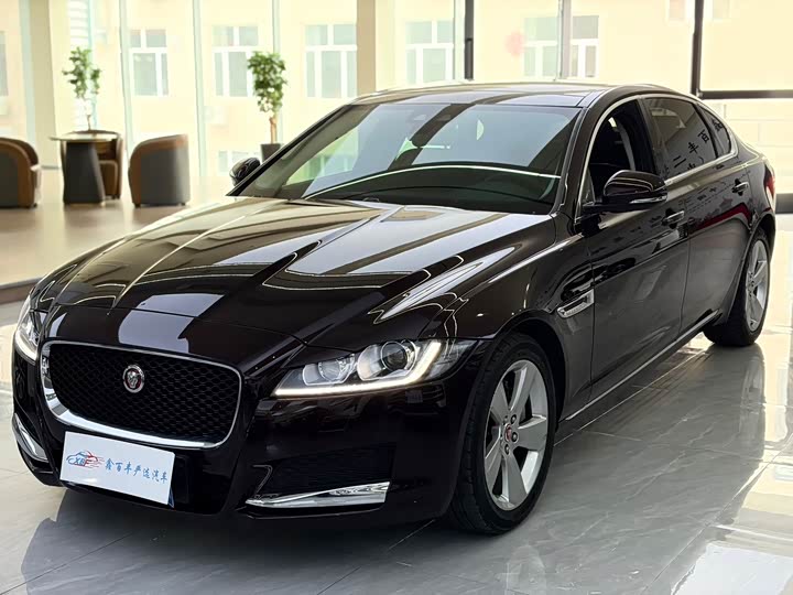 Jaguar XFL 2021 — фото 1