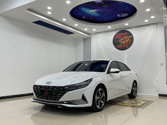 Hyundai Elantra 2022 — фото 1