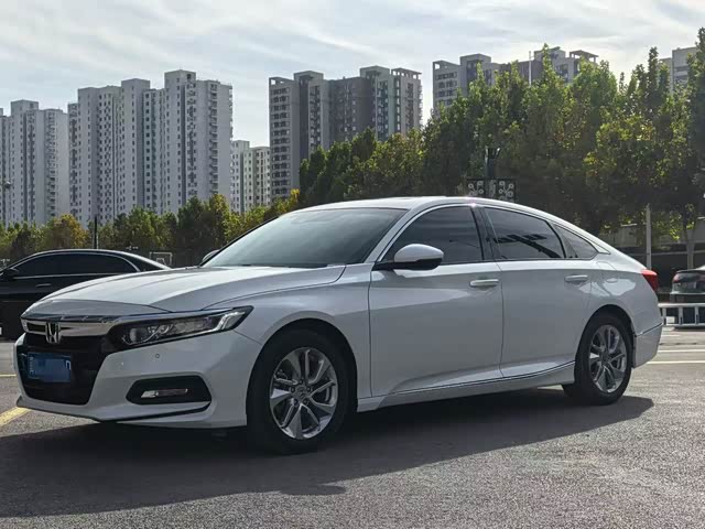 Honda Accord 2021 — фото 1