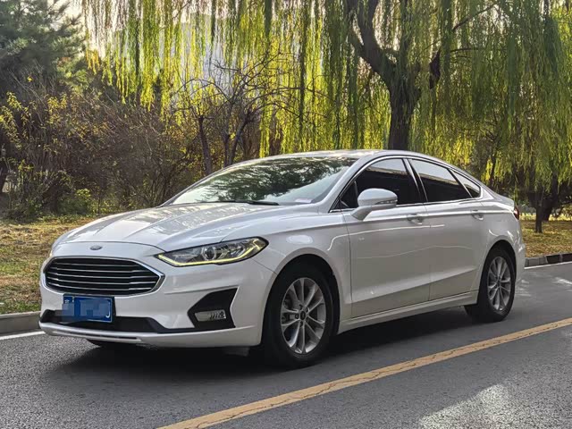 Ford Mondeo 2020 — фото 1