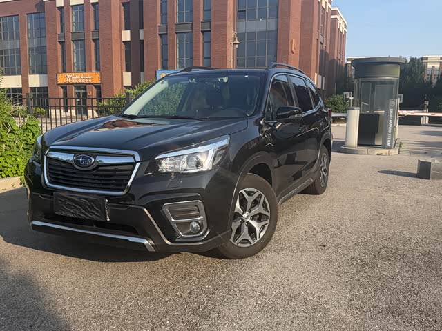 Subaru Forester 2021 — фото 1