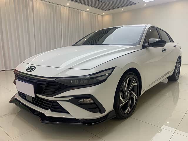 Hyundai Elantra 2023 — фото 1