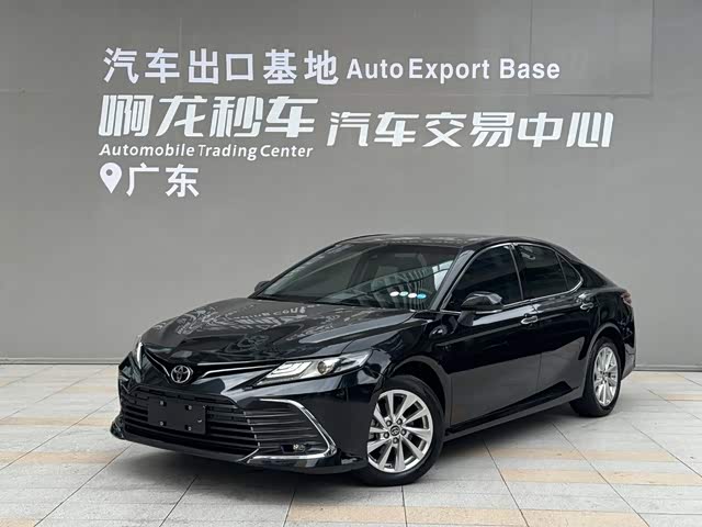 Toyota Camry 2021 — фото 1