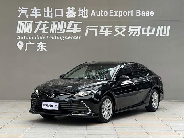 Toyota Camry 2021 — фото 1