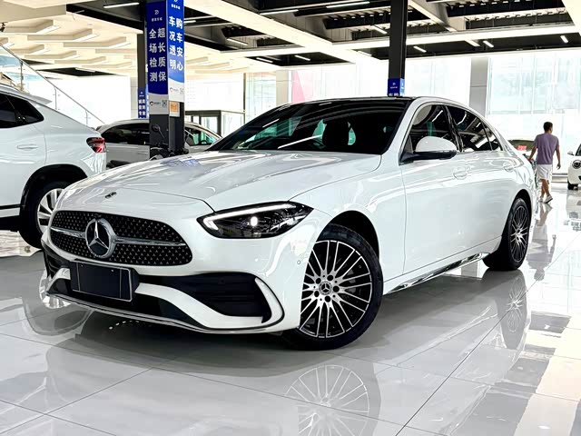 Mercedes-Benz C-Class 2025 — фото 1
