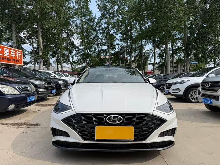 Hyundai Sonata 2022 — фото 1
