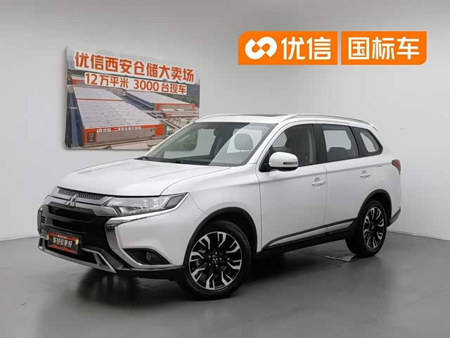 Mitsubishi Outlander 2020 — фото 1