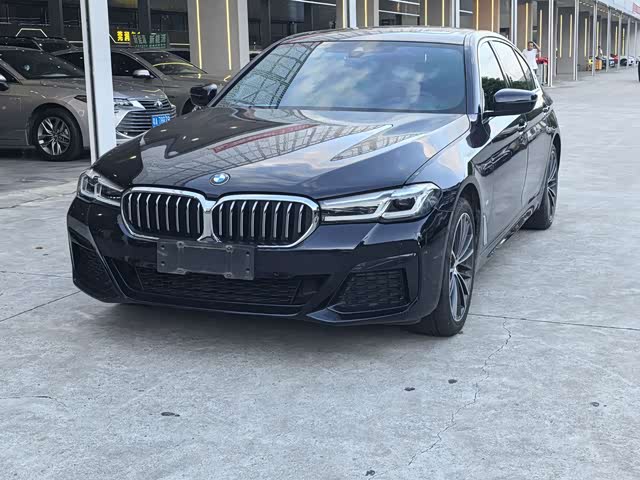 BMW 5 Series 2022 — фото 1