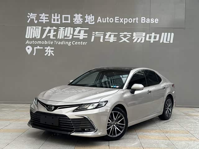 Toyota Camry 2021 — фото 1