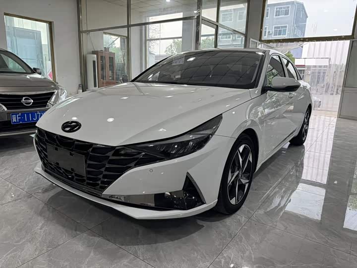 Hyundai Elantra 2022