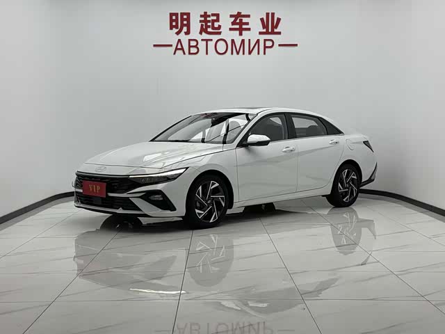 Hyundai Elantra 2023 — фото 1