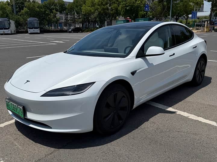 Tesla Model 3 2025