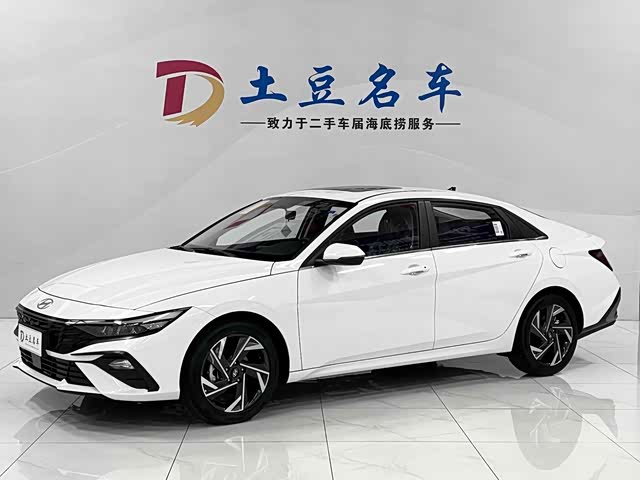 Hyundai Elantra 2023 — фото 1