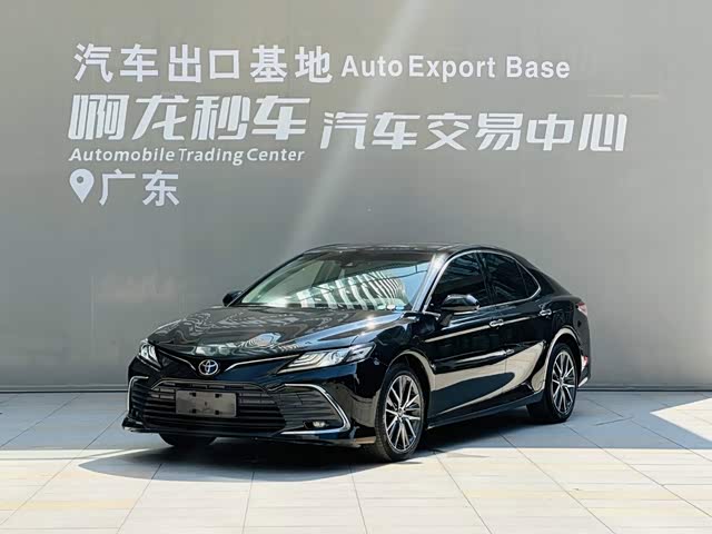 Toyota Camry 2021 — фото 1