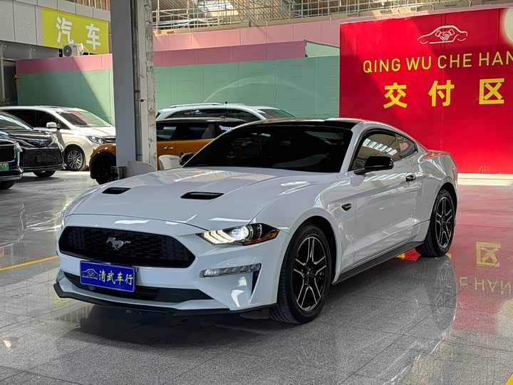 Ford Mustang 2021 — фото 1