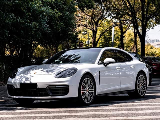 Porsche Panamera 2021 — фото 1
