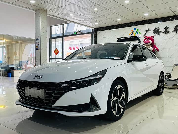 Hyundai Elantra 2022 — фото 1