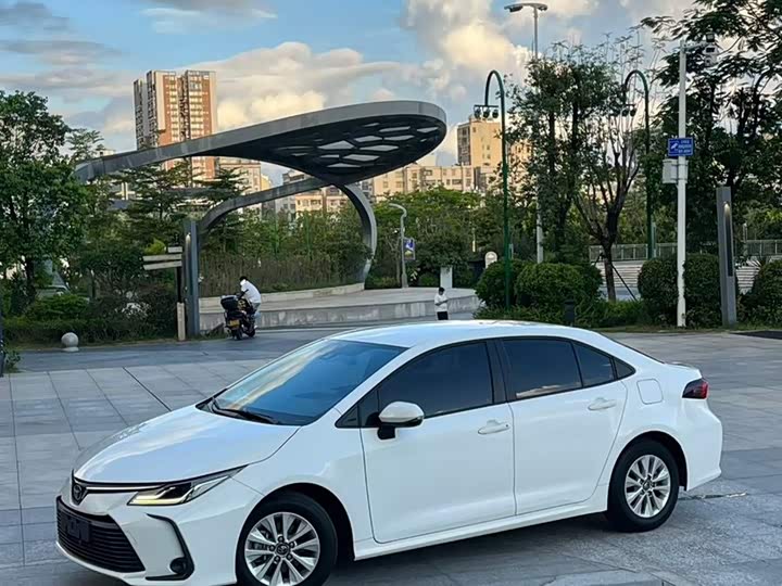 Toyota Corolla 2022 — фото 1