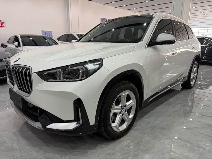 BMW BMW X1 2023 — фото 1