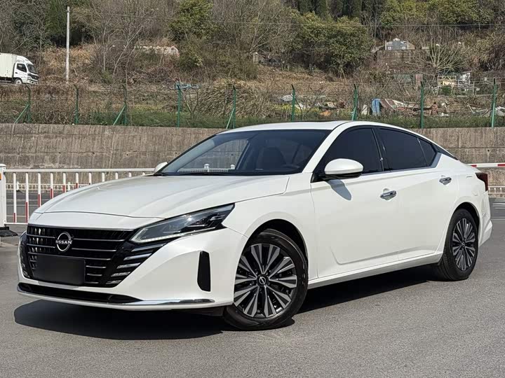 Nissan Teana 2024 — фото 1