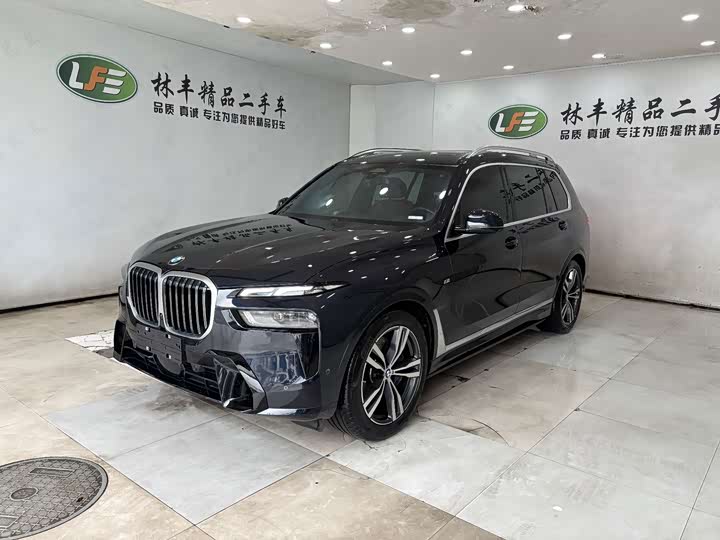 BMW BMW X7 2023 — фото 1