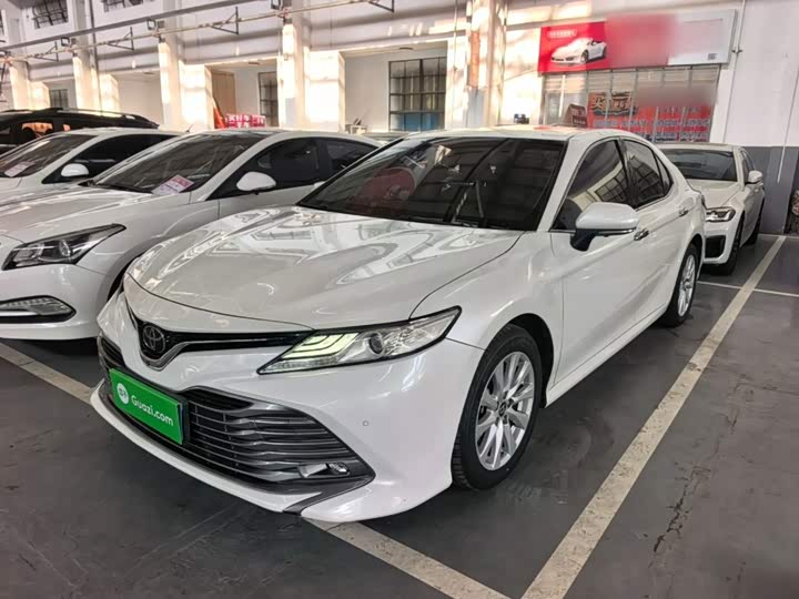 Toyota Camry 2018 — фото 1