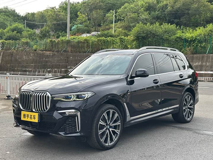 BMW BMW X7 2021 — фото 1