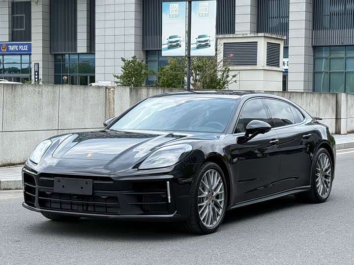 Porsche Panamera 2024 — фото 1