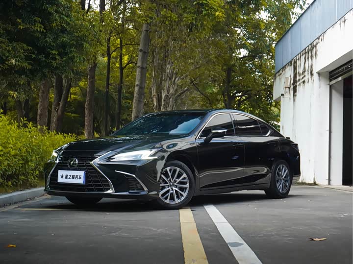 Lexus Lexus ES 2025 — фото 1