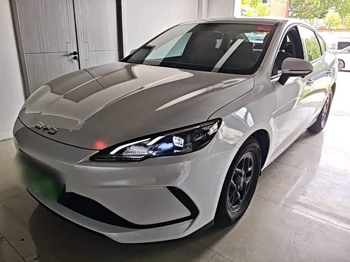 BYD Hai Bao 05 DM-i 2025 — фото 1