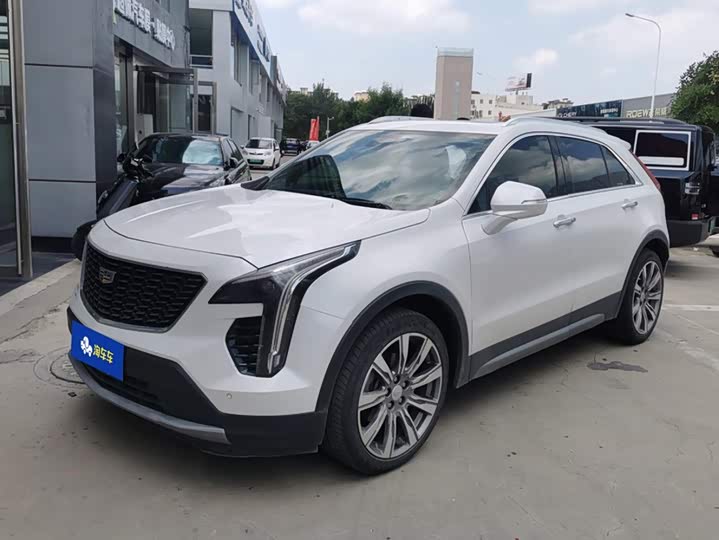 Cadillac Cadillac XT4 2018 — фото 1