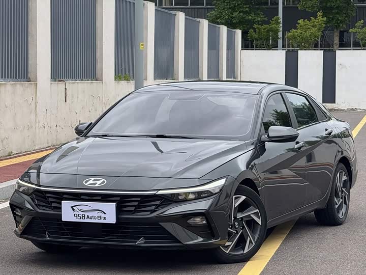 Hyundai Elantra 2023 — фото 1