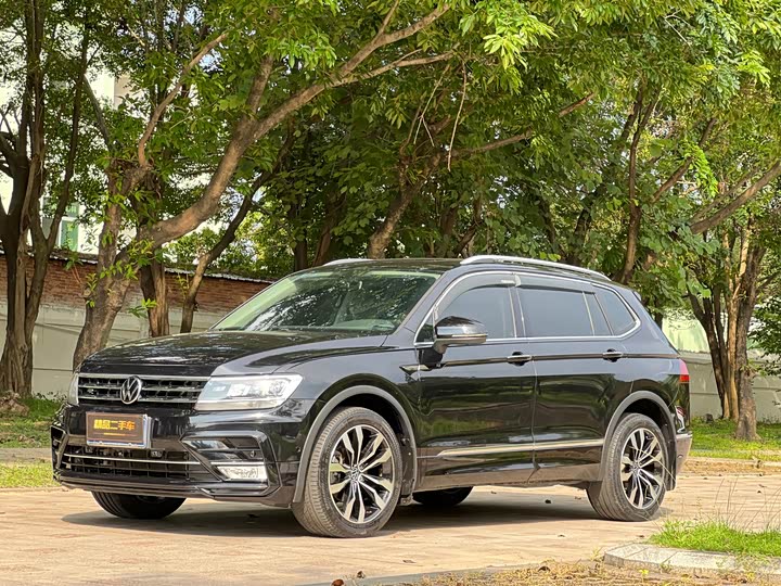 Volkswagen Tiguan L 2021 — фото 1
