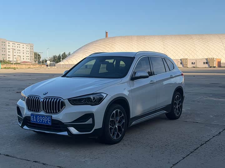BMW BMW X1 2022 — фото 1