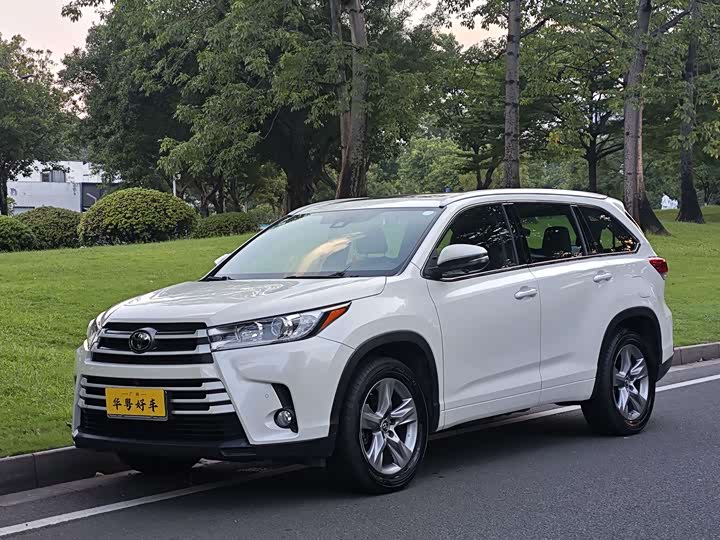 Toyota Highlander 2018 — фото 1