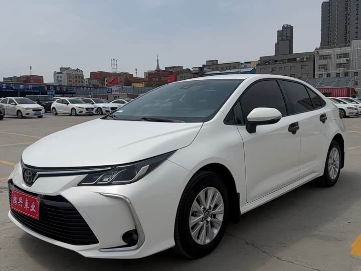 Toyota Corolla 2019 — фото 1