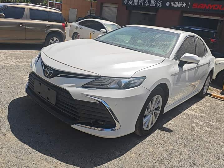 Toyota Camry 2021 — фото 1