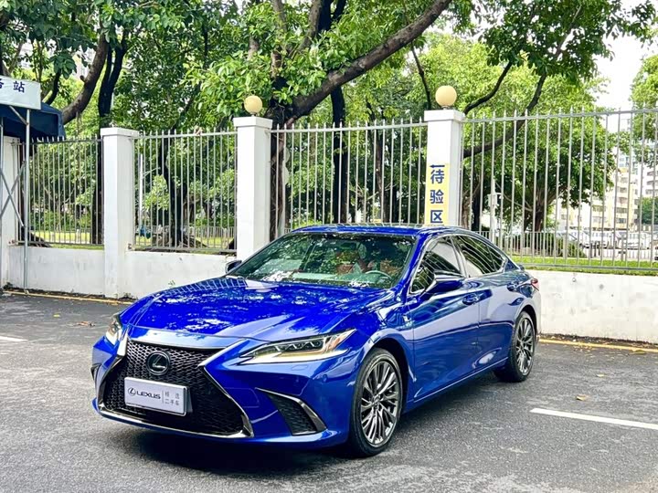 Lexus Lexus ES 2020 — фото 1