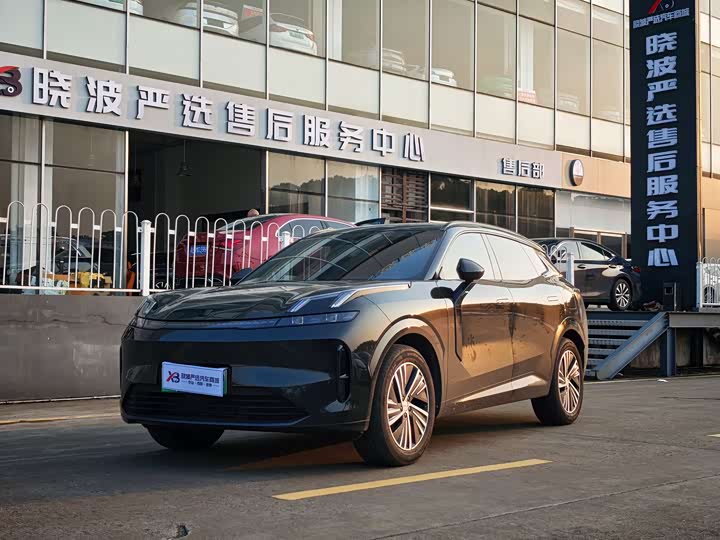 Lynk & Co Lynk & Co 08 EM-P 2023 — фото 1