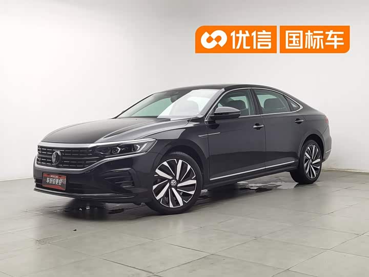 Volkswagen Passat 2023 — фото 1