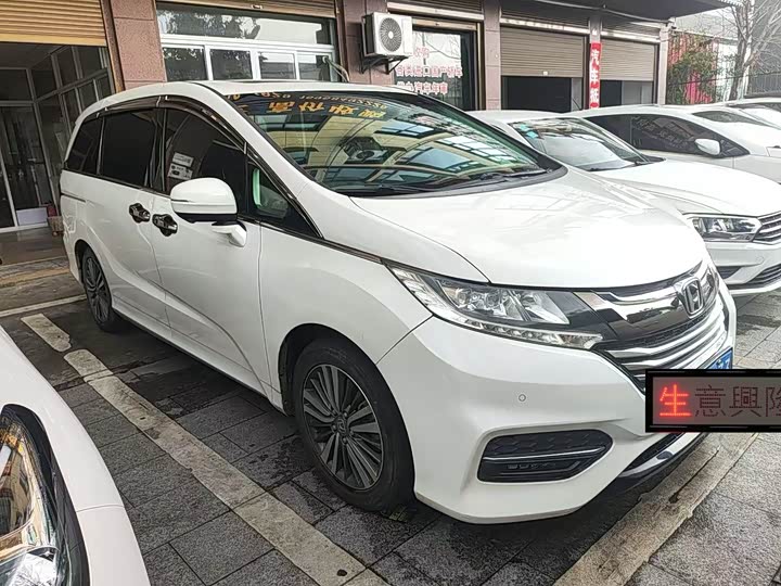 Honda Odyssey 2018 — фото 1