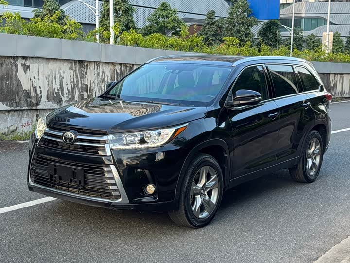 Toyota Highlander 2021 — фото 1