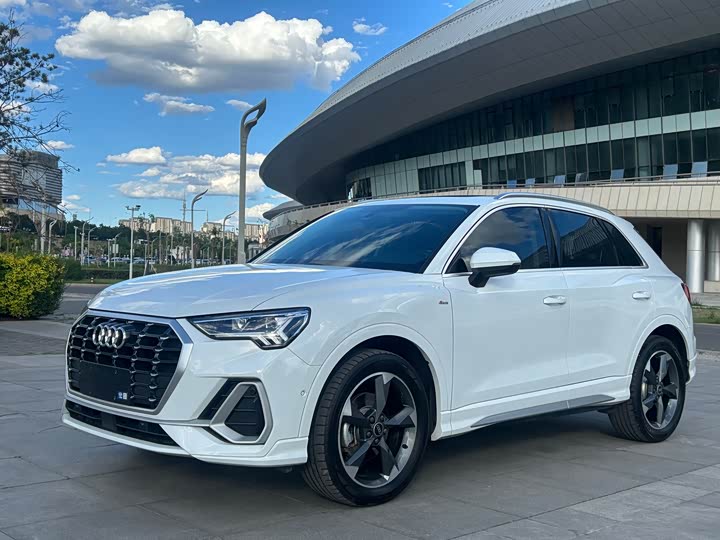 Audi Audi Q3 2023 — фото 1