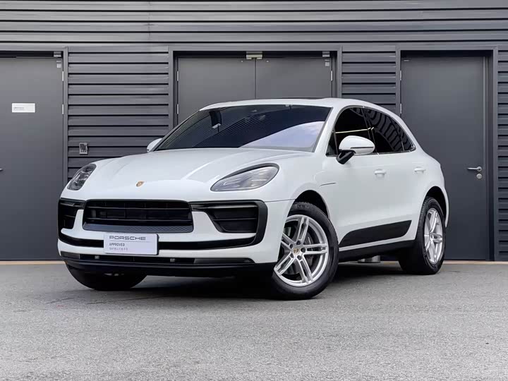Porsche Macan 2024 — фото 1
